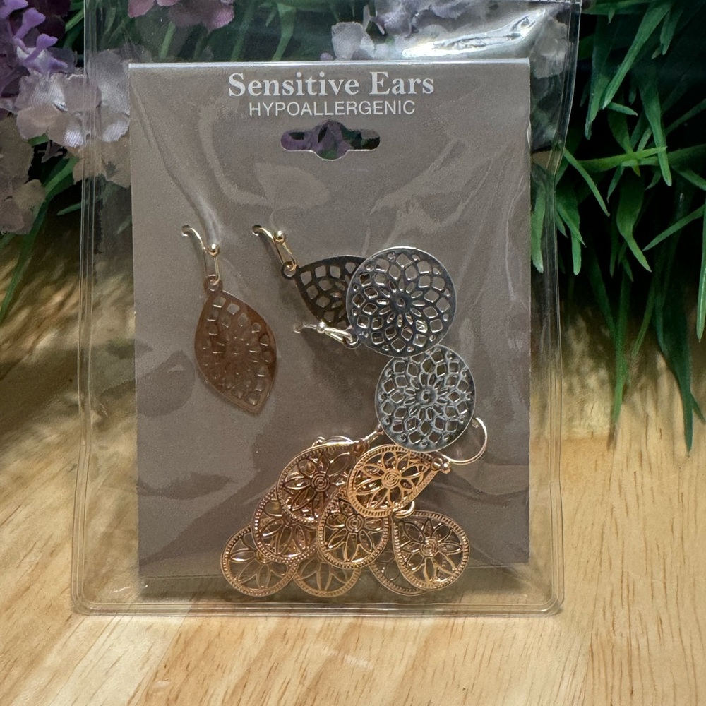 Earrings 